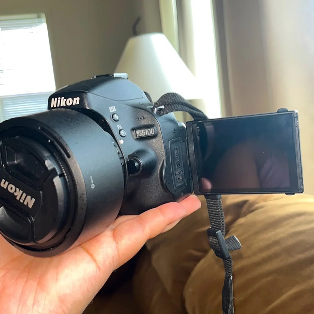 Nikon D5100 Digital Bundle